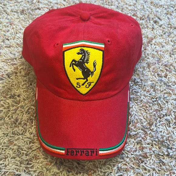Ferrari hat - Picture 1 of 4